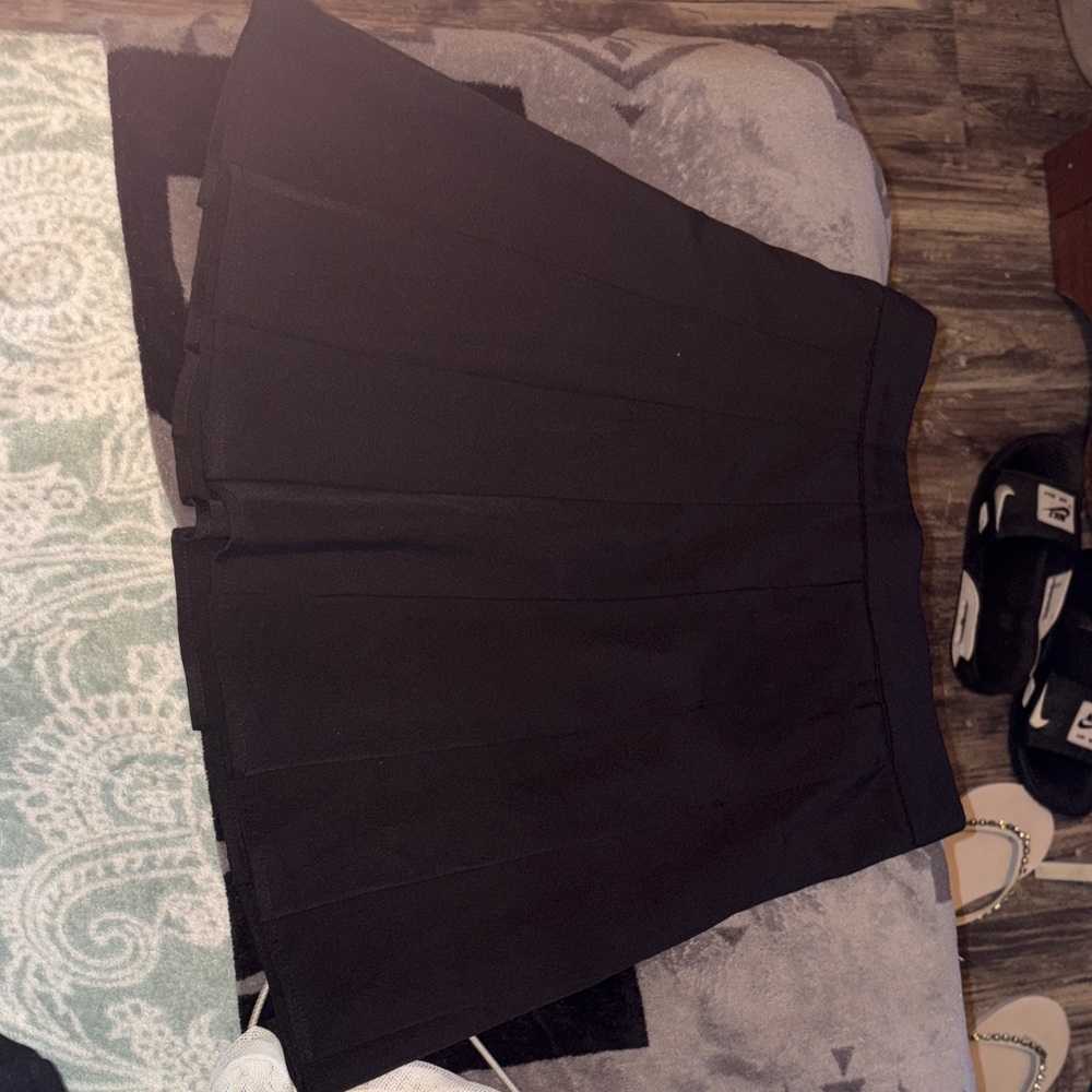 Elegant Black pleated skirt